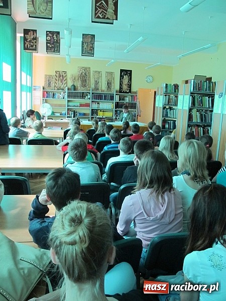 Zdjęcie w galerii na portalu naszraciborz.pl: Poznali rosyjskie tradycje... wiadomości z regionu