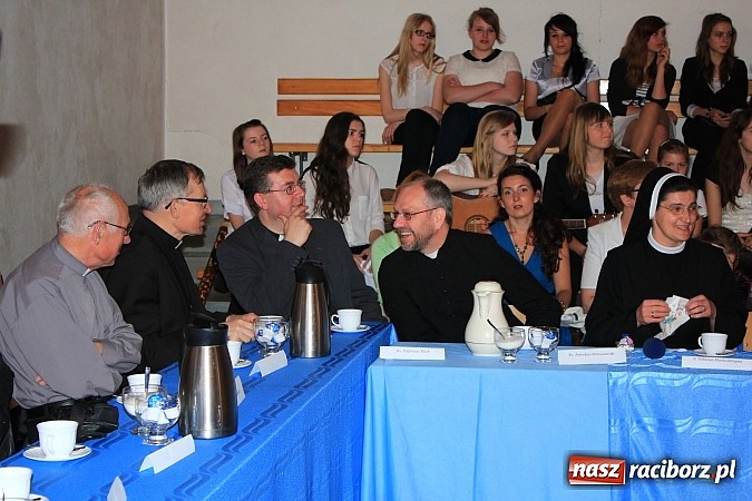 Zdjęcie w galerii na portalu naszraciborz.pl: III Festiwal pozytywnych wartości  wiadomości z regionu