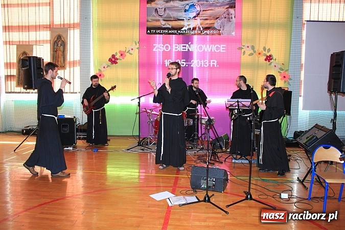 Zdjęcie w galerii na portalu naszraciborz.pl: III Festiwal pozytywnych wartości  wiadomości z regionu