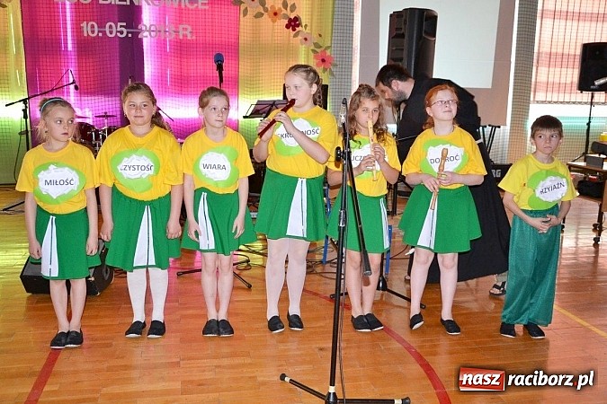 Zdjęcie w galerii na portalu naszraciborz.pl: III Festiwal pozytywnych wartości  wiadomości z regionu