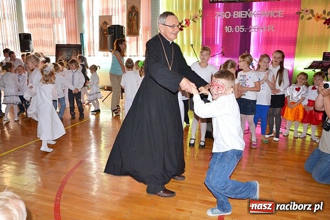 Zdjęcie w galerii na portalu naszraciborz.pl: III Festiwal pozytywnych wartości  wiadomości z regionu