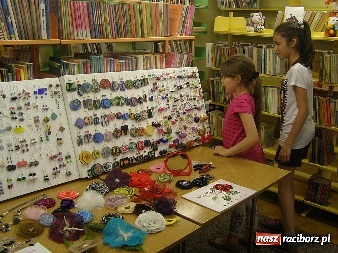 Zdjęcie w galerii na portalu naszraciborz.pl: Szkło weneckie, koraliki i guziki wiadomości z regionu