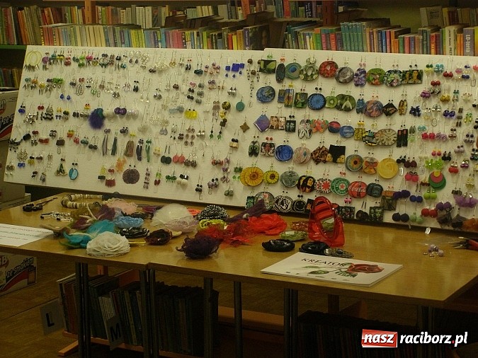 Zdjęcie w galerii na portalu naszraciborz.pl: Szkło weneckie, koraliki i guziki wiadomości z regionu