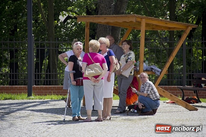 Zdjęcie w galerii na portalu naszraciborz.pl: Młodzi artyści pracowali na zamku i bulwarach wiadomości z regionu
