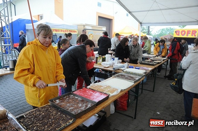 Zdjęcie w galerii na portalu naszraciborz.pl: Ruszyła 13. pietrowicka Eko-wystawa. Przyjechało blisko 130 wystawców wiadomości z regionu