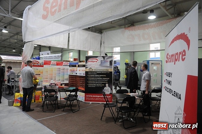 Zdjęcie w galerii na portalu naszraciborz.pl: Ruszyła 13. pietrowicka Eko-wystawa. Przyjechało blisko 130 wystawców wiadomości z regionu