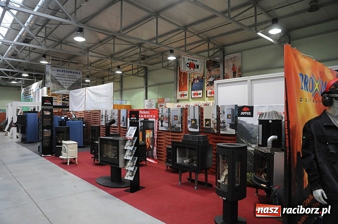 Zdjęcie w galerii na portalu naszraciborz.pl: Ruszyła 13. pietrowicka Eko-wystawa. Przyjechało blisko 130 wystawców wiadomości z regionu