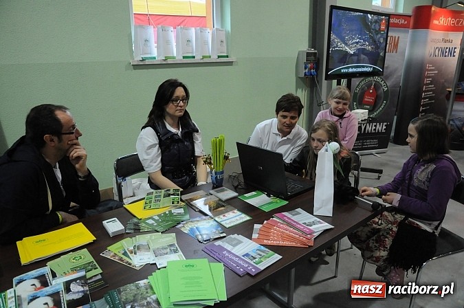Zdjęcie w galerii na portalu naszraciborz.pl: Ruszyła 13. pietrowicka Eko-wystawa. Przyjechało blisko 130 wystawców wiadomości z regionu