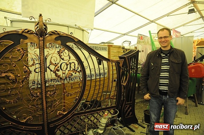 Zdjęcie w galerii na portalu naszraciborz.pl: Ruszyła 13. pietrowicka Eko-wystawa. Przyjechało blisko 130 wystawców wiadomości z regionu