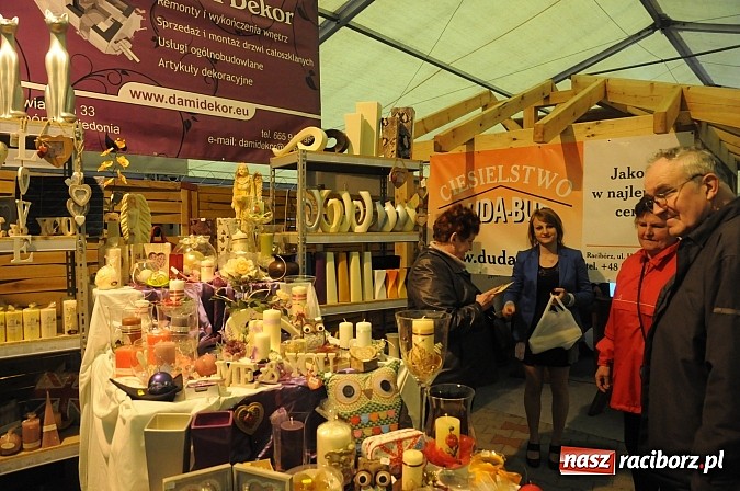 Zdjęcie w galerii na portalu naszraciborz.pl: Ruszyła 13. pietrowicka Eko-wystawa. Przyjechało blisko 130 wystawców wiadomości z regionu