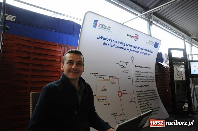 Zdjęcie w galerii na portalu naszraciborz.pl: Ruszyła 13. pietrowicka Eko-wystawa. Przyjechało blisko 130 wystawców wiadomości z regionu