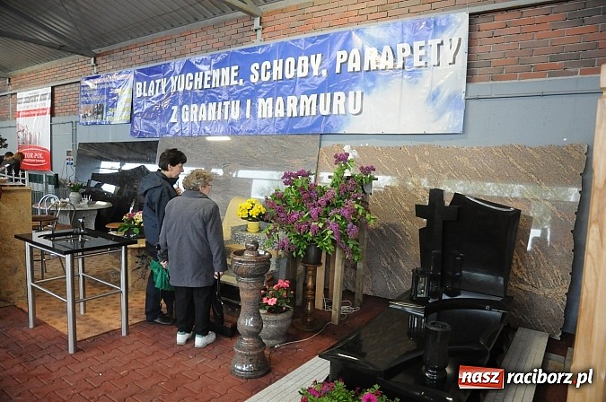 Zdjęcie w galerii na portalu naszraciborz.pl: Ruszyła 13. pietrowicka Eko-wystawa. Przyjechało blisko 130 wystawców wiadomości z regionu