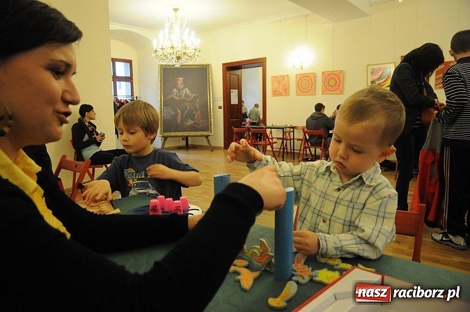 Zdjęcie w galerii na portalu naszraciborz.pl: Gry logiczne królowały w zamkowych komnatach wiadomości z regionu