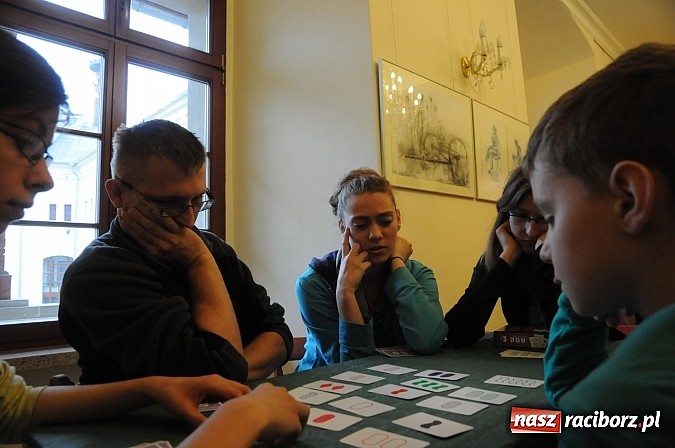 Zdjęcie w galerii na portalu naszraciborz.pl: Gry logiczne królowały w zamkowych komnatach wiadomości z regionu