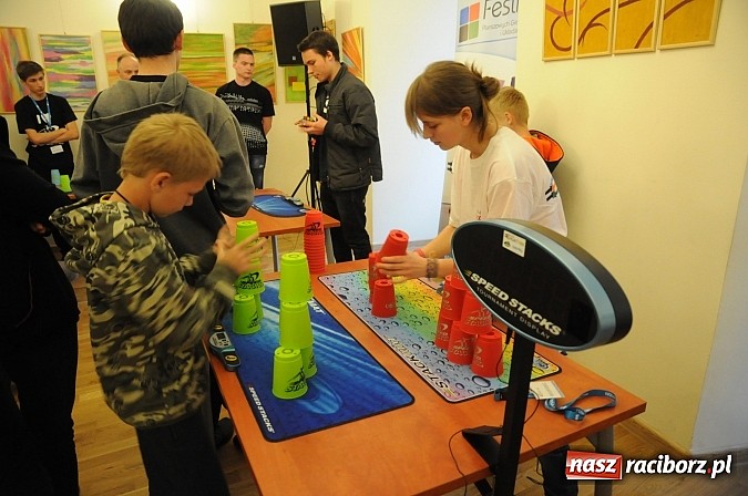 Zdjęcie w galerii na portalu naszraciborz.pl: Gry logiczne królowały w zamkowych komnatach wiadomości z regionu