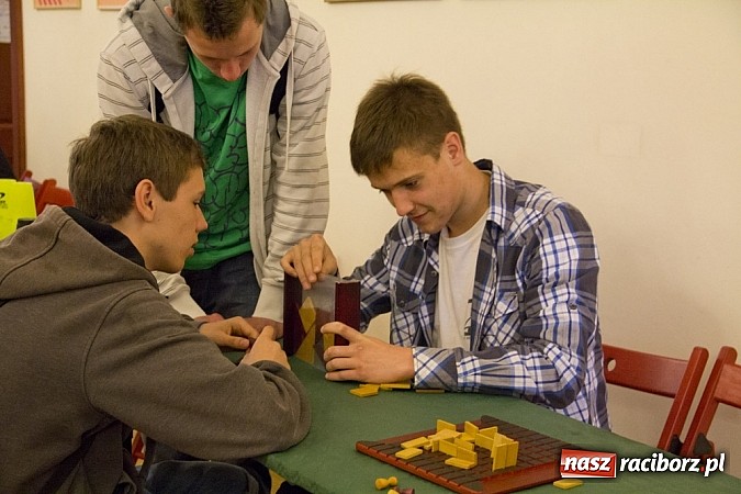 Zdjęcie w galerii na portalu naszraciborz.pl: Gry logiczne królowały w zamkowych komnatach wiadomości z regionu