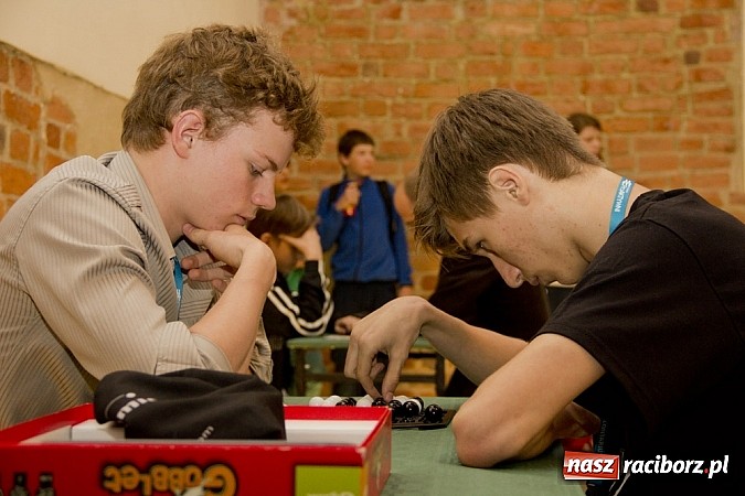 Zdjęcie w galerii na portalu naszraciborz.pl: Gry logiczne królowały w zamkowych komnatach wiadomości z regionu