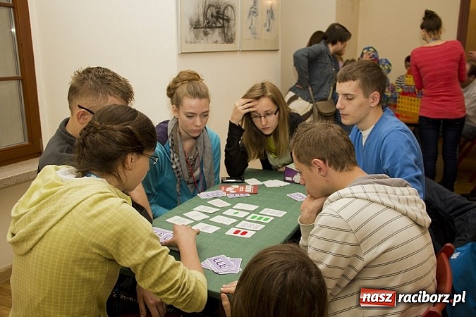 Zdjęcie w galerii na portalu naszraciborz.pl: Gry logiczne królowały w zamkowych komnatach wiadomości z regionu