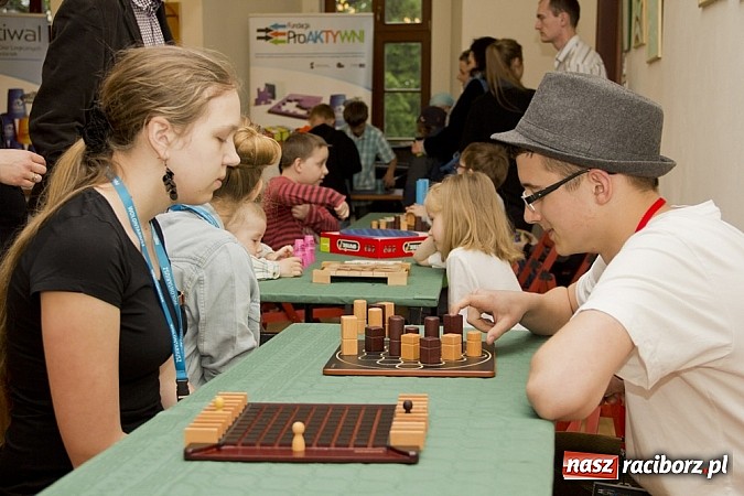 Zdjęcie w galerii na portalu naszraciborz.pl: Gry logiczne królowały w zamkowych komnatach wiadomości z regionu