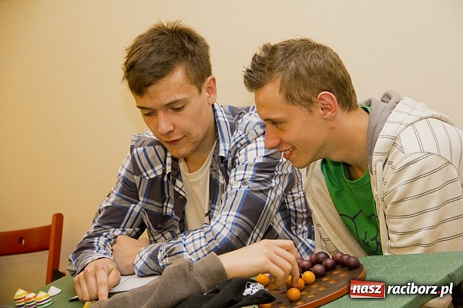 Zdjęcie w galerii na portalu naszraciborz.pl: Gry logiczne królowały w zamkowych komnatach wiadomości z regionu
