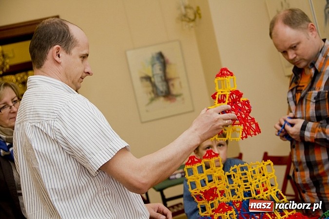 Zdjęcie w galerii na portalu naszraciborz.pl: Gry logiczne królowały w zamkowych komnatach wiadomości z regionu