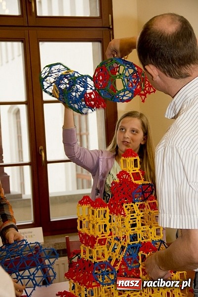 Zdjęcie w galerii na portalu naszraciborz.pl: Gry logiczne królowały w zamkowych komnatach wiadomości z regionu