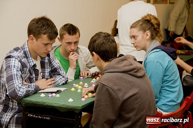 Zdjęcie w galerii na portalu naszraciborz.pl: Gry logiczne królowały w zamkowych komnatach wiadomości z regionu