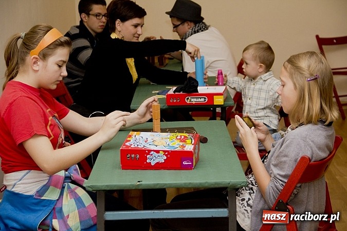 Zdjęcie w galerii na portalu naszraciborz.pl: Gry logiczne królowały w zamkowych komnatach wiadomości z regionu