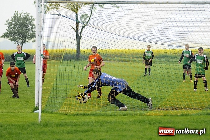Zdjęcie w galerii na portalu naszraciborz.pl: Deszczowa kanonada w Borucinie wiadomości z regionu