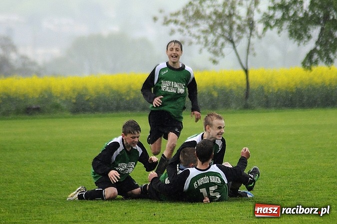 Zdjęcie w galerii na portalu naszraciborz.pl: Deszczowa kanonada w Borucinie wiadomości z regionu