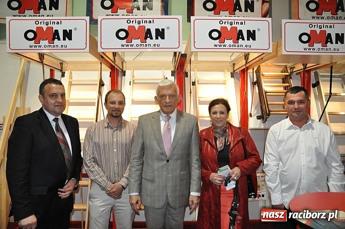 Zdjęcie w galerii na portalu naszraciborz.pl: Premier Jerzy Buzek zwiedził Eko-Wystawę w Pietrowicach Wielkich wiadomości z regionu