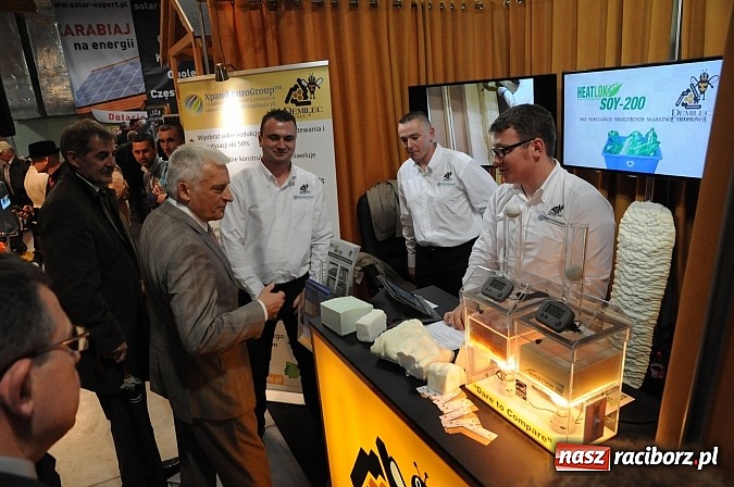 Zdjęcie w galerii na portalu naszraciborz.pl: Premier Jerzy Buzek zwiedził Eko-Wystawę w Pietrowicach Wielkich wiadomości z regionu