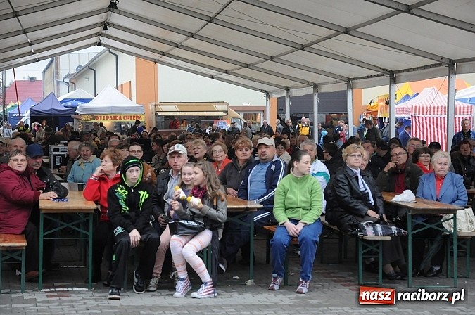 Zdjęcie w galerii na portalu naszraciborz.pl: Premier Jerzy Buzek zwiedził Eko-Wystawę w Pietrowicach Wielkich wiadomości z regionu