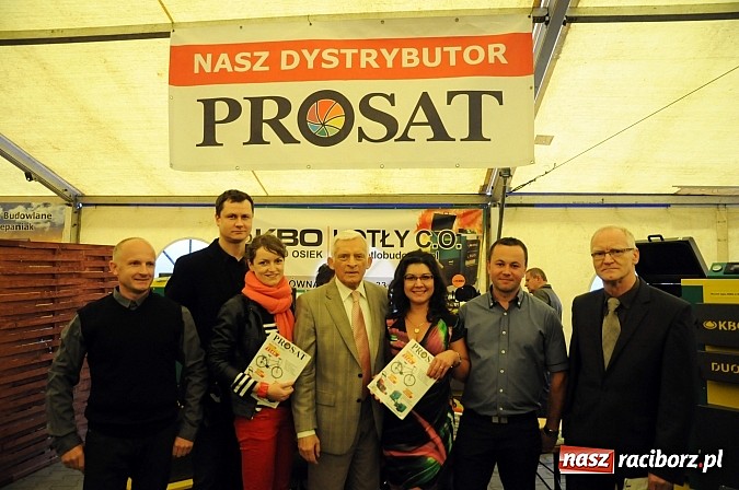 Zdjęcie w galerii na portalu naszraciborz.pl: Premier Jerzy Buzek zwiedził Eko-Wystawę w Pietrowicach Wielkich wiadomości z regionu