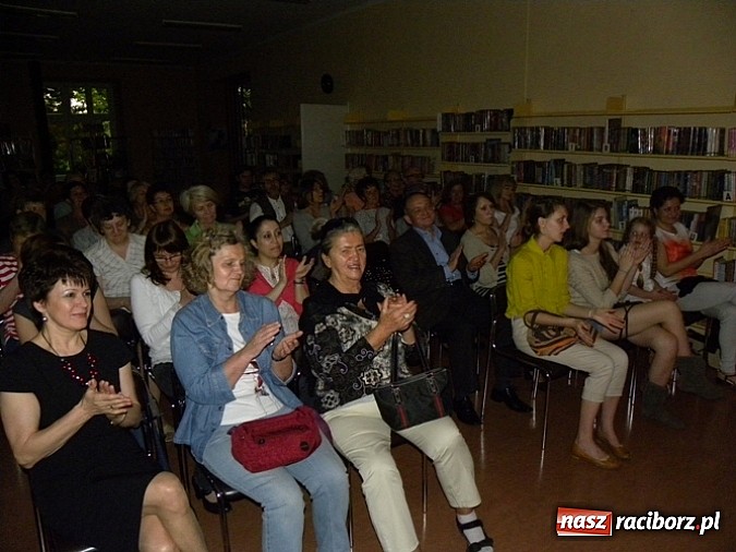 Zdjęcie w galerii na portalu naszraciborz.pl: Jeszcze Wam pokażę! - recital Kuby Blokesza wiadomości z regionu