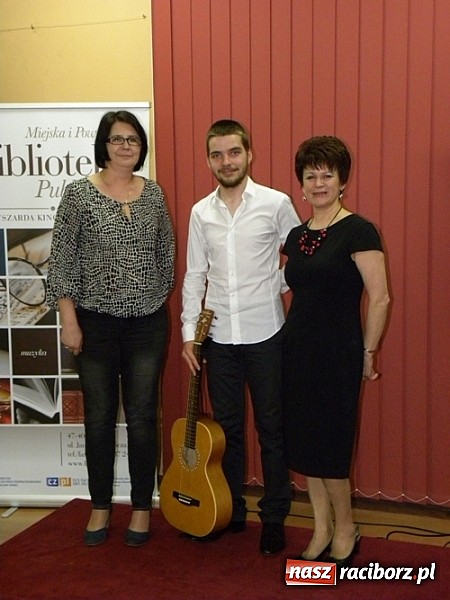 Zdjęcie w galerii na portalu naszraciborz.pl: Jeszcze Wam pokażę! - recital Kuby Blokesza wiadomości z regionu