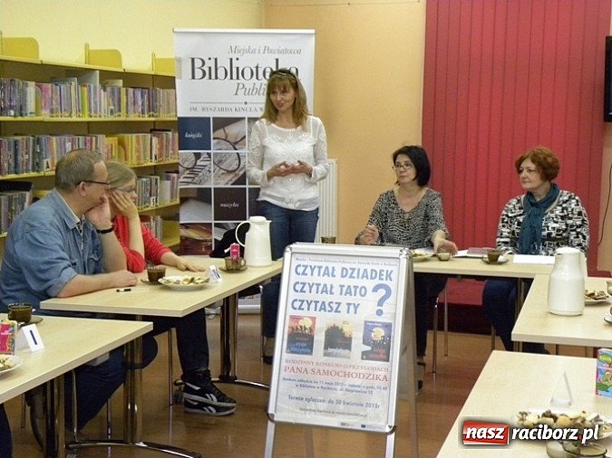 Zdjęcie w galerii na portalu naszraciborz.pl: Czytał dziadek, czytał tato, czytasz Ty? wiadomości z regionu
