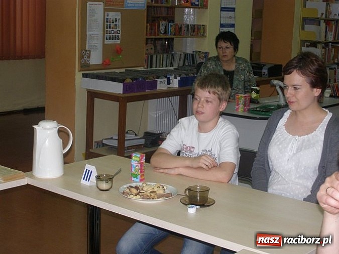 Zdjęcie w galerii na portalu naszraciborz.pl: Czytał dziadek, czytał tato, czytasz Ty? wiadomości z regionu