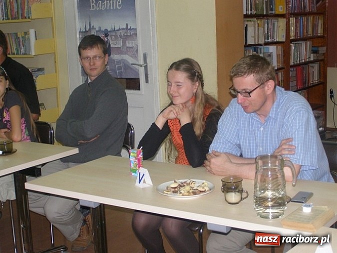 Zdjęcie w galerii na portalu naszraciborz.pl: Czytał dziadek, czytał tato, czytasz Ty? wiadomości z regionu