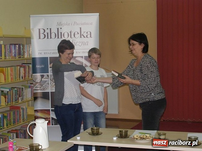Zdjęcie w galerii na portalu naszraciborz.pl: Czytał dziadek, czytał tato, czytasz Ty? wiadomości z regionu