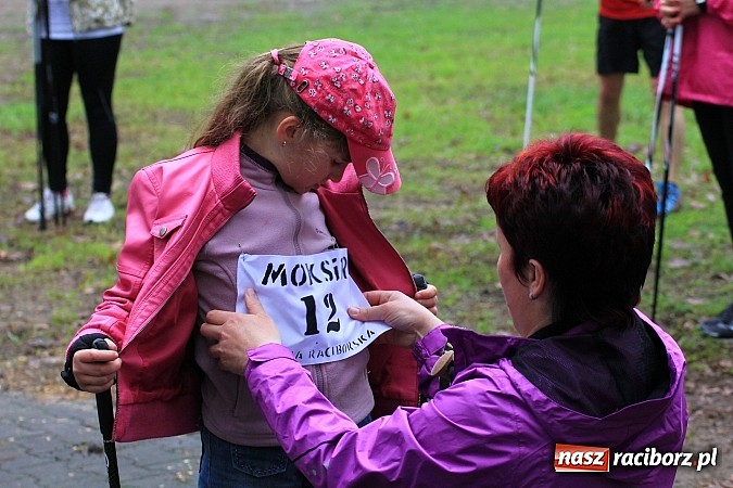 Zdjęcie w galerii na portalu naszraciborz.pl: Nordic Walking w Kuźni. W drogę z kijkami wiadomości z regionu