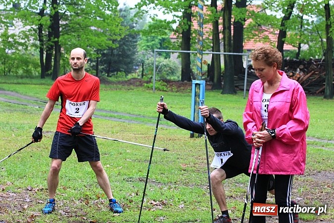 Zdjęcie w galerii na portalu naszraciborz.pl: Nordic Walking w Kuźni. W drogę z kijkami wiadomości z regionu