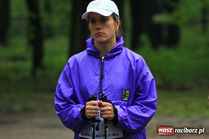 Zdjęcie w galerii na portalu naszraciborz.pl: Nordic Walking w Kuźni. W drogę z kijkami wiadomości z regionu