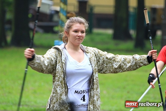 Zdjęcie w galerii na portalu naszraciborz.pl: Nordic Walking w Kuźni. W drogę z kijkami wiadomości z regionu