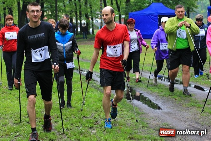 Zdjęcie w galerii na portalu naszraciborz.pl: Nordic Walking w Kuźni. W drogę z kijkami wiadomości z regionu