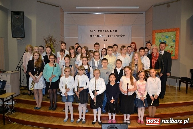 Zdjęcie w galerii na portalu naszraciborz.pl: Przegląd młodych talentów w Tworkowie wiadomości z regionu