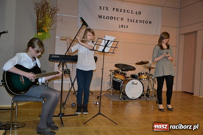Zdjęcie w galerii na portalu naszraciborz.pl: Przegląd młodych talentów w Tworkowie wiadomości z regionu