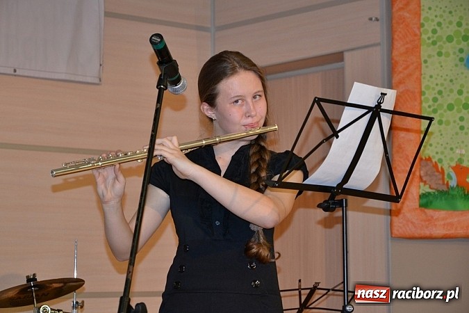 Zdjęcie w galerii na portalu naszraciborz.pl: Przegląd młodych talentów w Tworkowie wiadomości z regionu