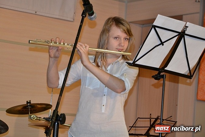 Zdjęcie w galerii na portalu naszraciborz.pl: Przegląd młodych talentów w Tworkowie wiadomości z regionu