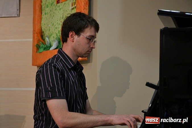 Zdjęcie w galerii na portalu naszraciborz.pl: Przegląd młodych talentów w Tworkowie wiadomości z regionu